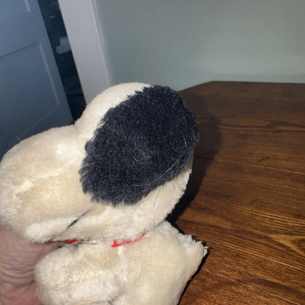 Vintage 1968 Peanuts SNOOPY Plush Dog United Features Syndicate KOREA